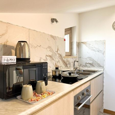 Carolas Luxury House 菲乌米奇诺 外观 照片