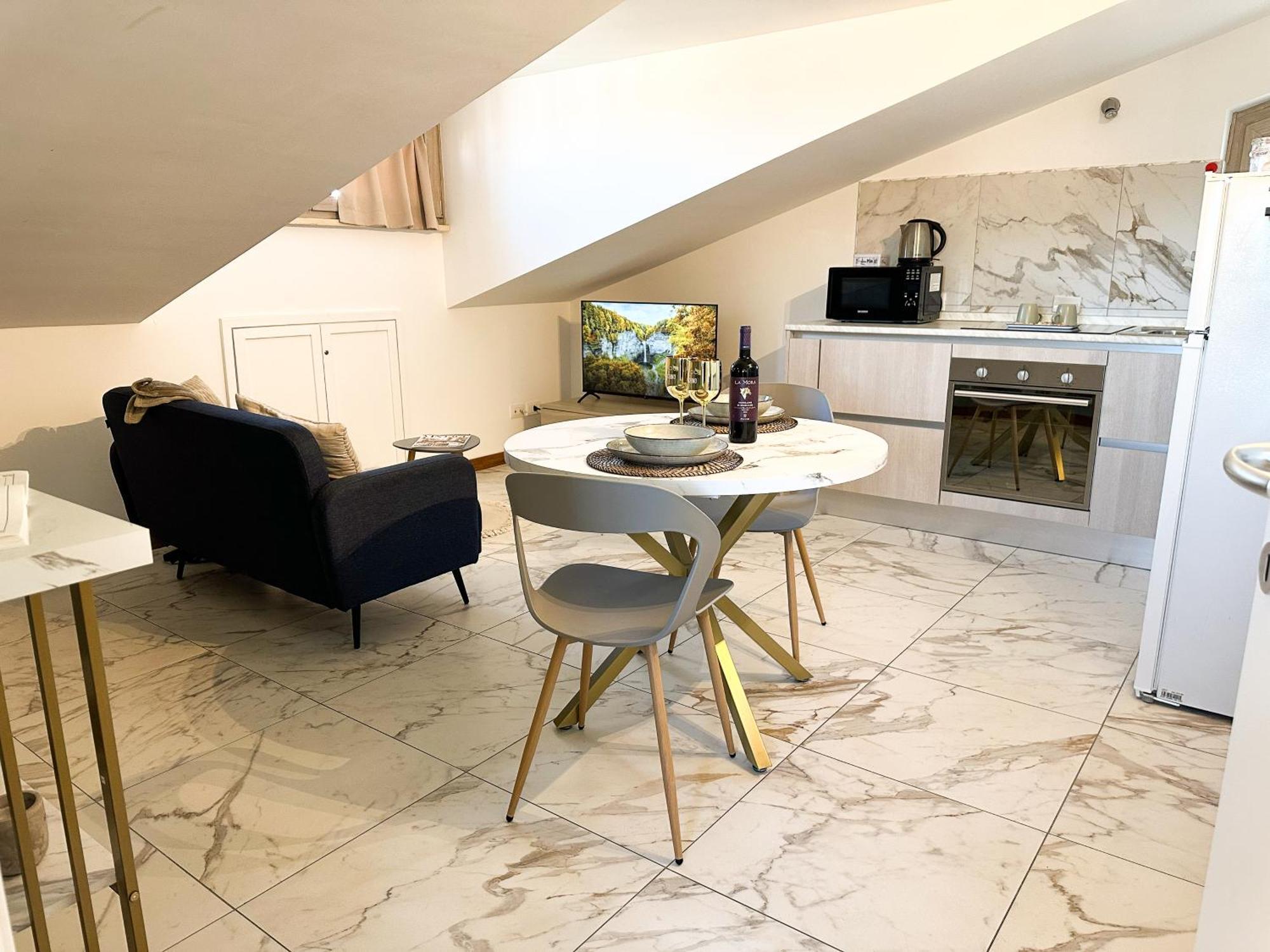 Carolas Luxury House 菲乌米奇诺 外观 照片